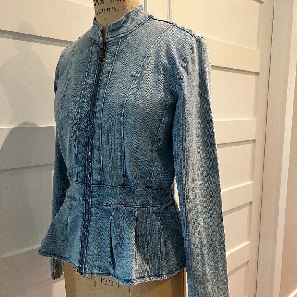 DKNY Peplum Jean Zip front Jacket Size XS with Stretch